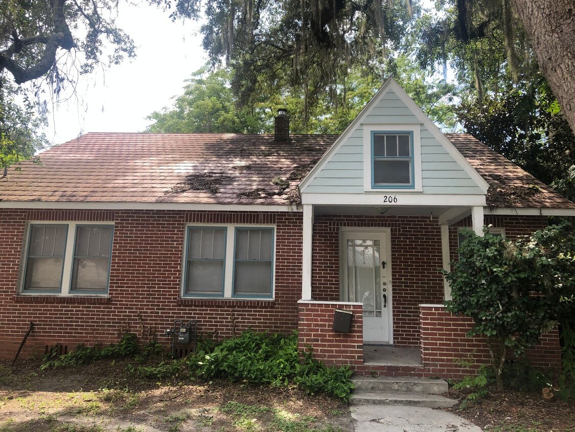 Primary Photo - Great House Close to Campus with Parking