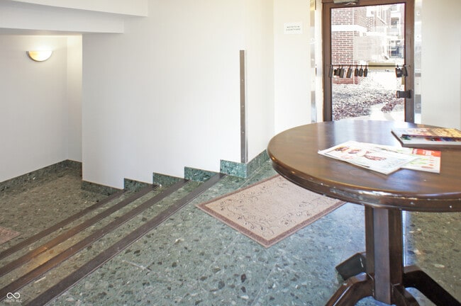 Foto del edificio - 230 E 9th St