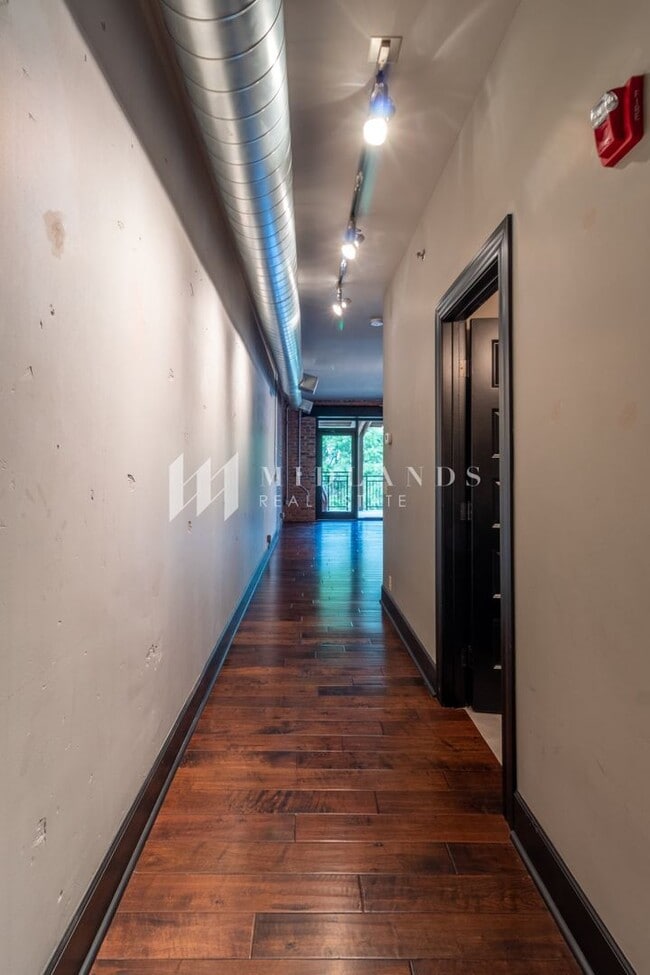 Building Photo - 1113 S 10th St