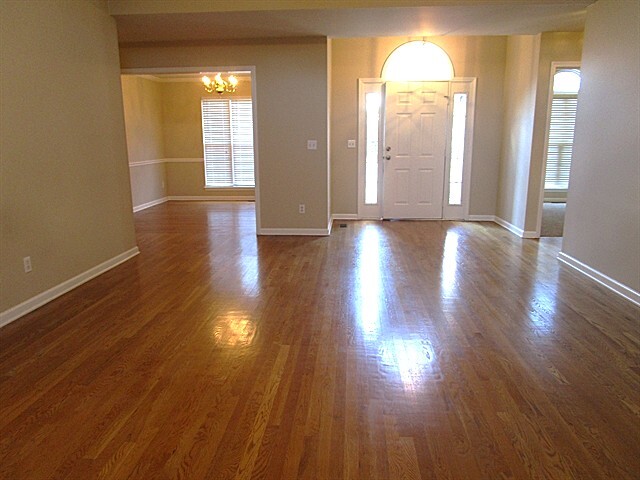 Building Photo - 2905 Runnymeade Dr