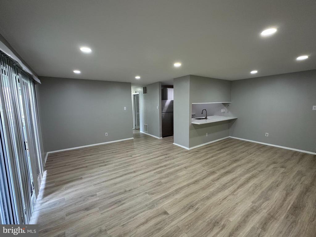 1704 The Woods, Cherry Hill, NJ 08003 Room for Rent in Cherry Hill