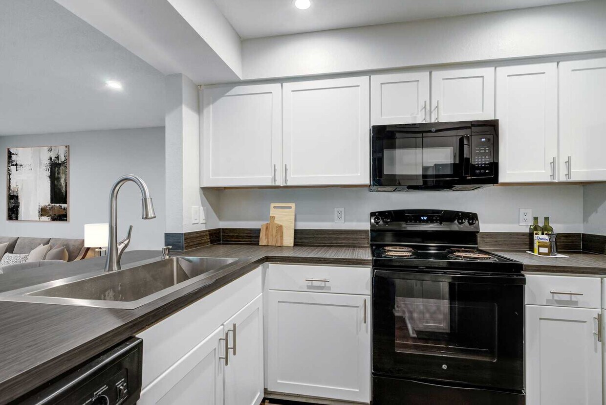 Mezzo of Tampa Palms Apartments 15210 Amberly Dr Tampa, FL