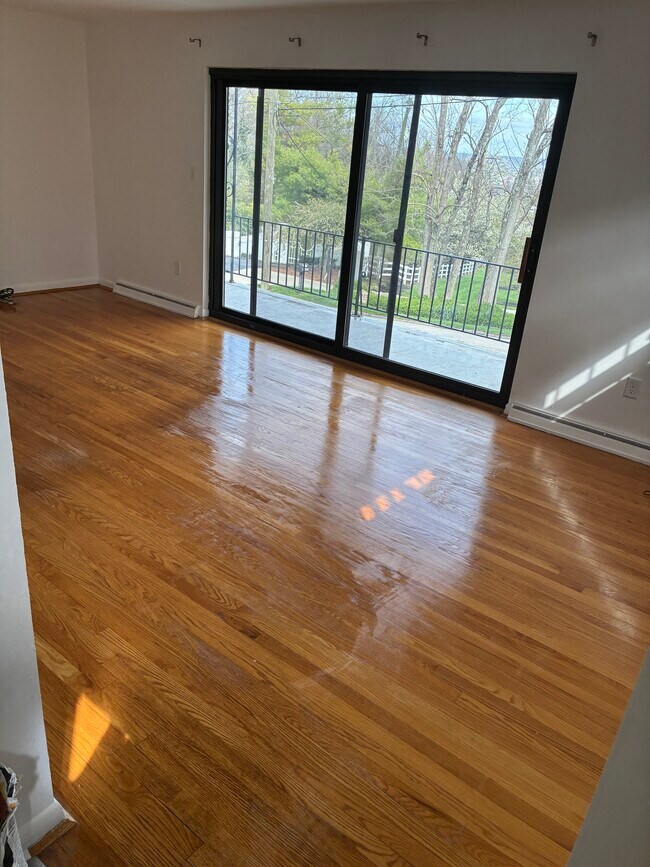 Foto del edificio - 1130 River Hill Dr