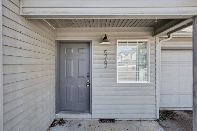 Building Photo - 5260-5262 Springcrest Drive
