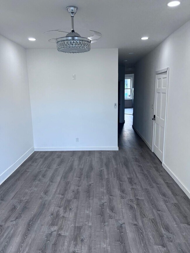 Building Photo - 105 Ridgewood Ave