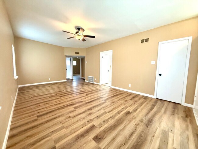 Foto del edificio - 1535 N Jackson Ave