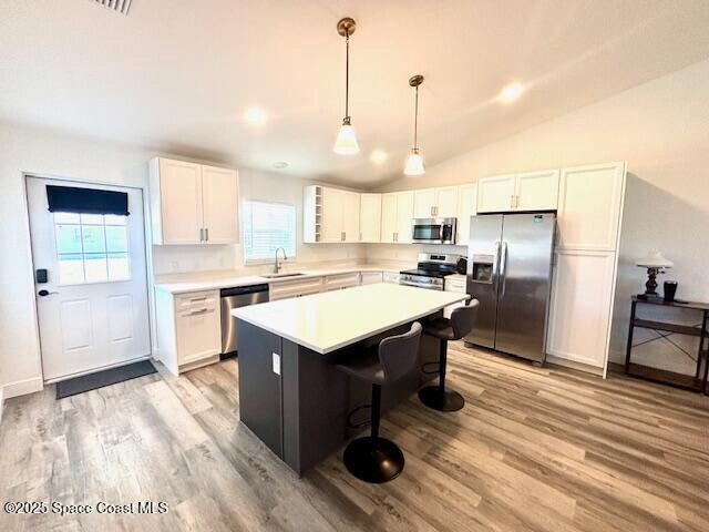 Building Photo - 965 N Singleton Ave