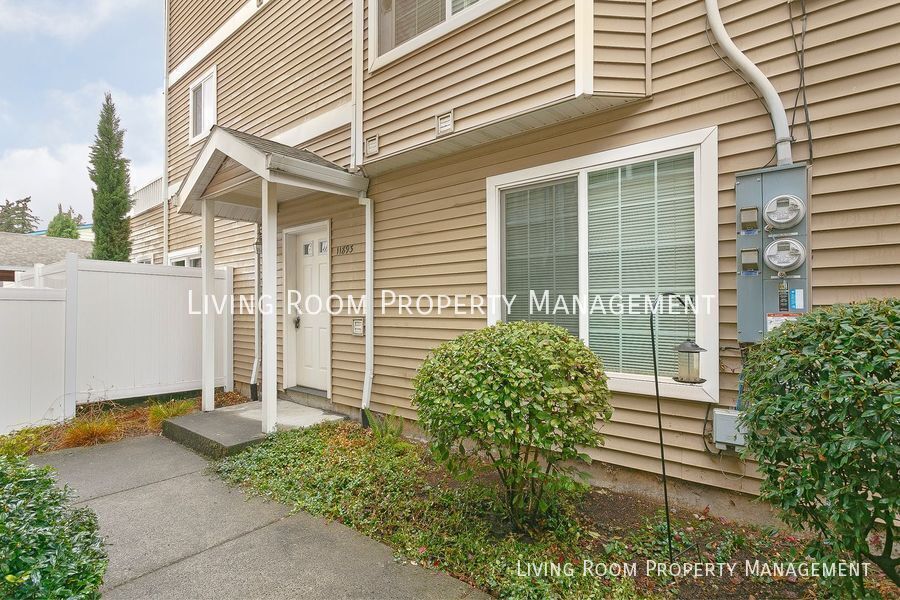 Primary Photo - 11893 SE Pine St