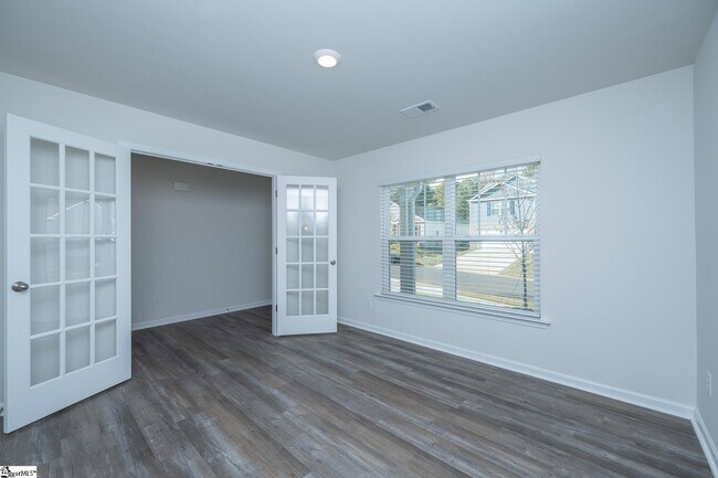 Foto del edificio - 115 Roocroft Ct