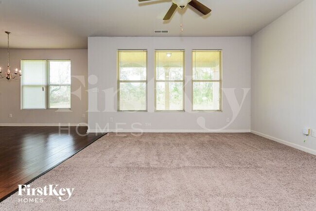 Foto del edificio - 152 Daisy Cir