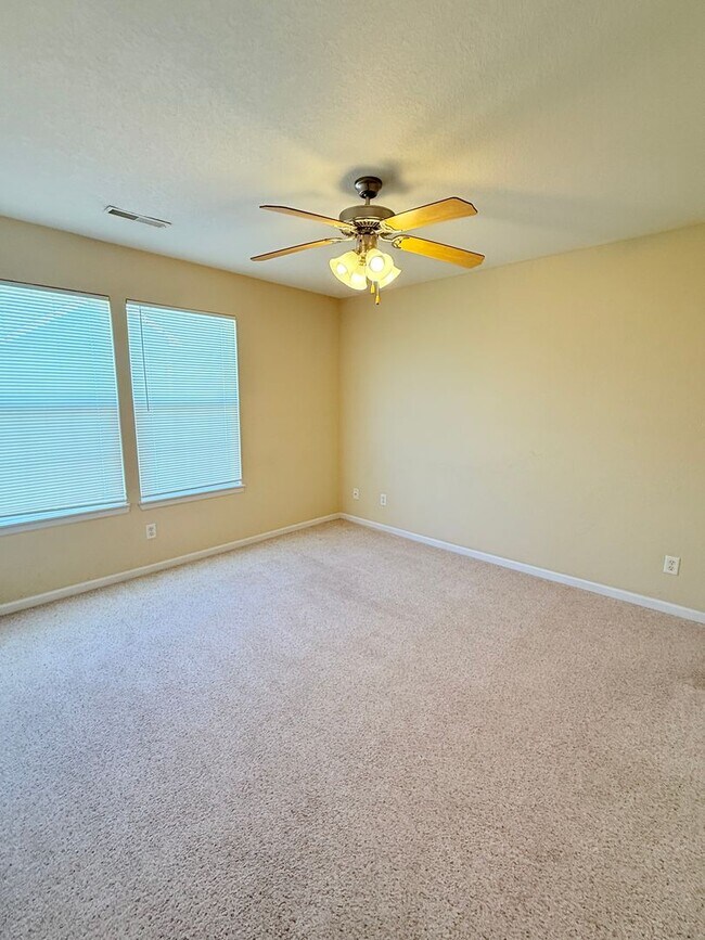 Foto del edificio - 2410 Brooke Bend