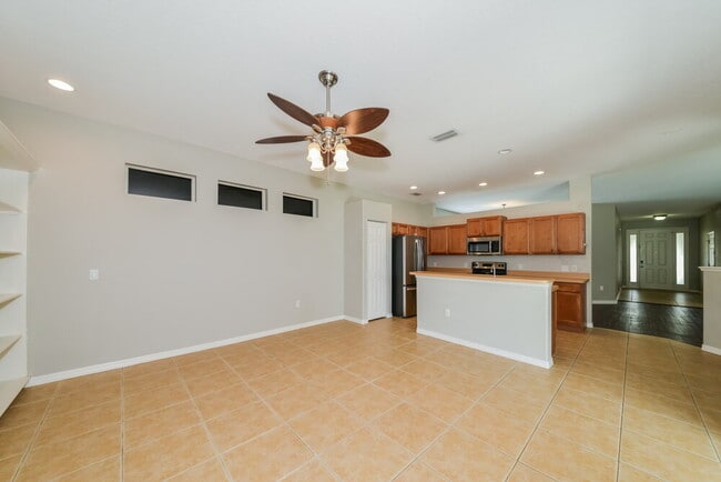 Building Photo - 5412 Lexington Dr