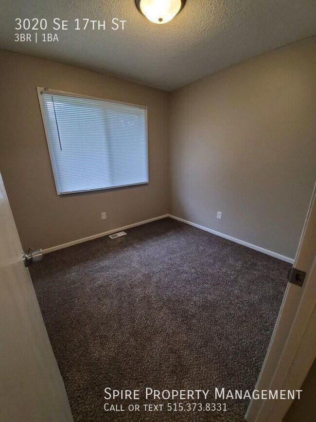 Building Photo - Remodeled 3bed 1bath Duplex