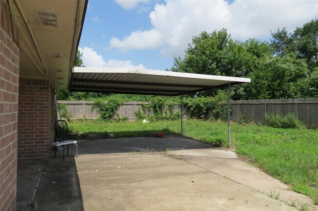 Building Photo - 7949 Lockwood Dr