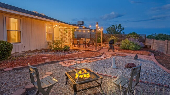 Foto del edificio - FULLY Furnished Rio Rancho Home, Utilities...
