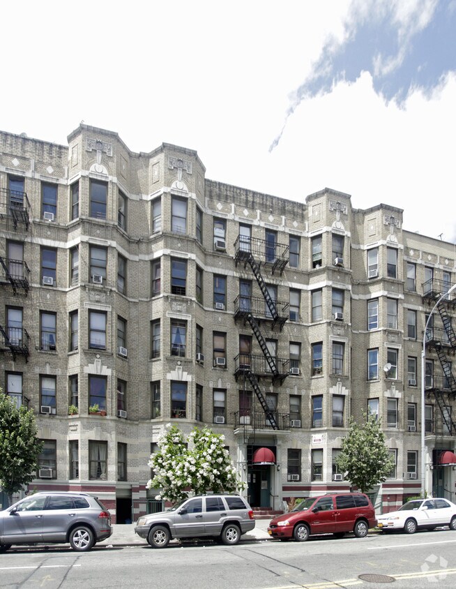 Foto del edificio - 160 Sherman Ave