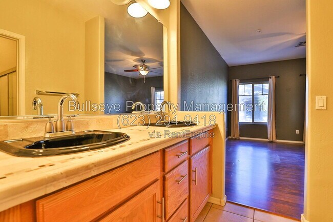Building Photo - 525 N Miller Rd