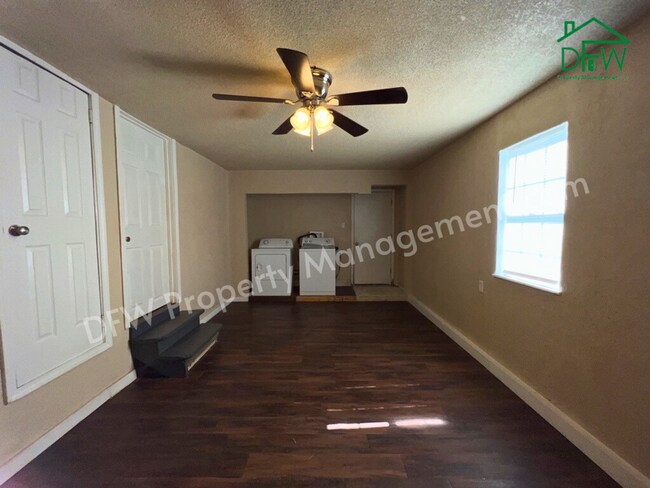 Foto del edificio - Charming 3 bedroom 1 bathroom Home for Lea...