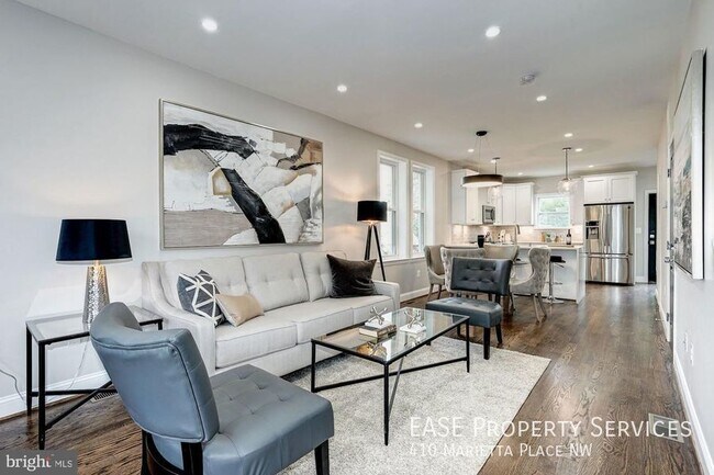 Foto del edificio - 410 Marietta Pl NW