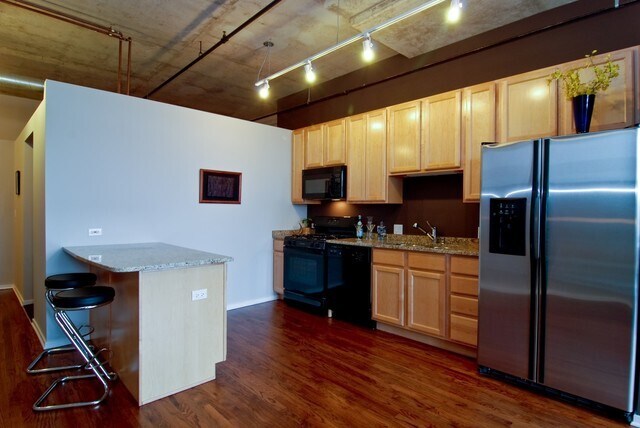 Building Photo - 6 S Laflin St