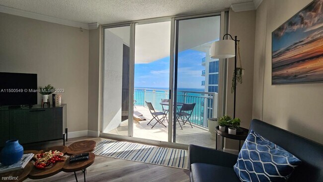 Foto del edificio - 1 br, 1 bath Condo - 17375 Collins Ave # 2304