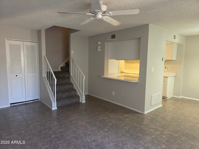Building Photo - 3213 W Royal Palm Rd