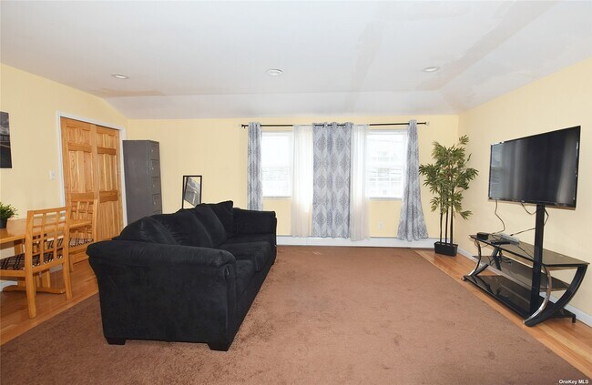 Foto del edificio - 145-35 123rd Ave