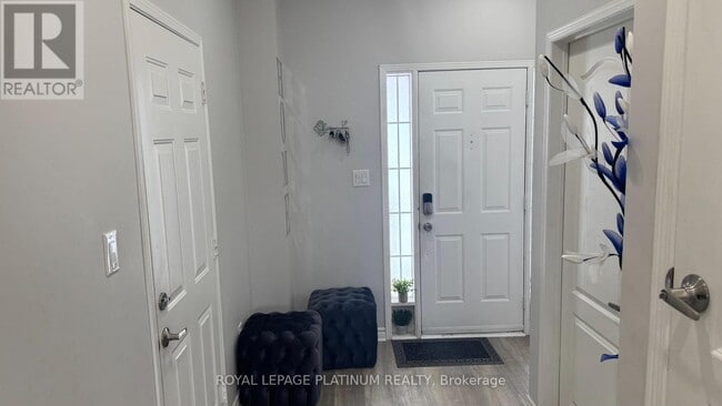 Building Photo - 22 Rivermere Ct