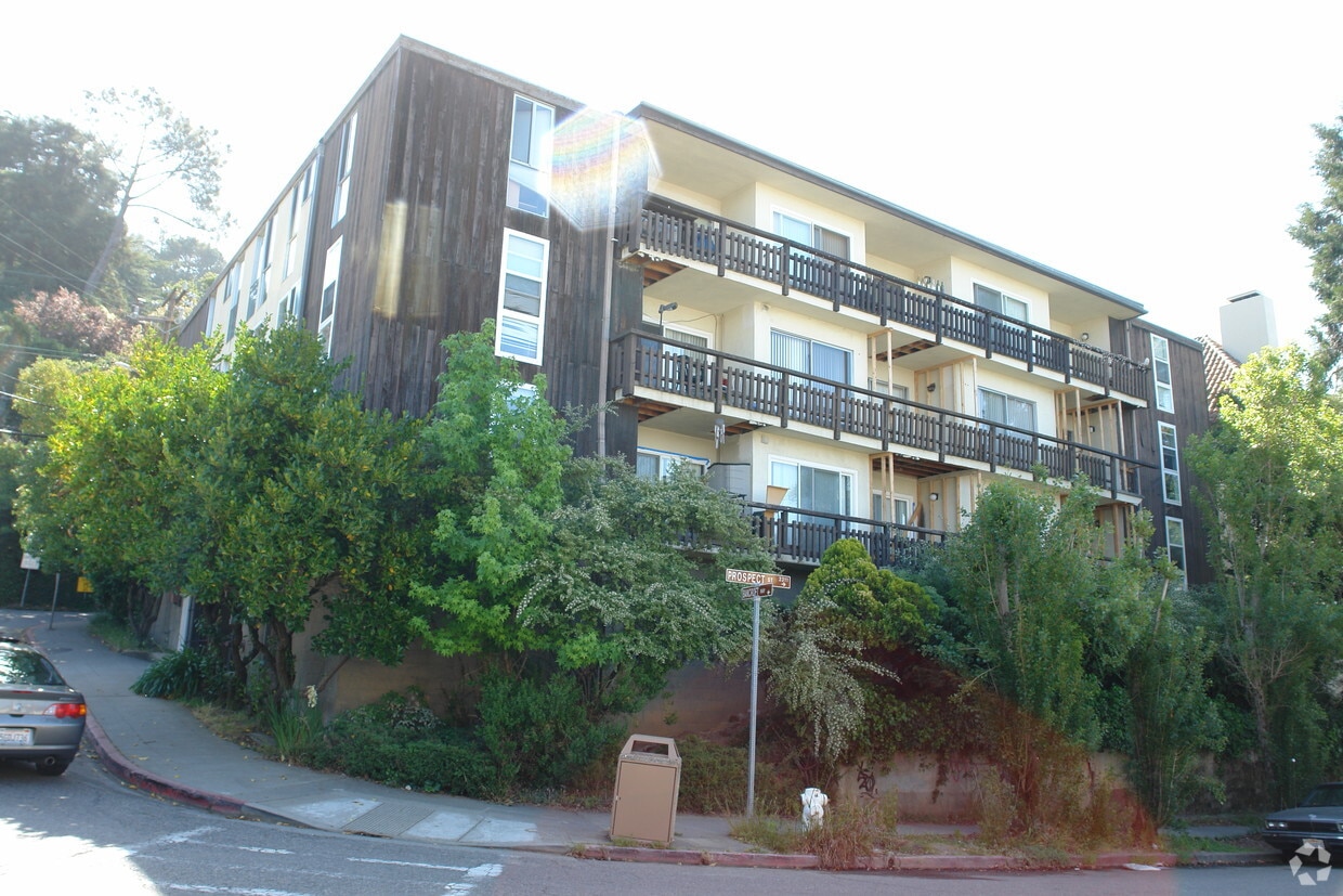 Primary Photo - 2 Panoramic Way