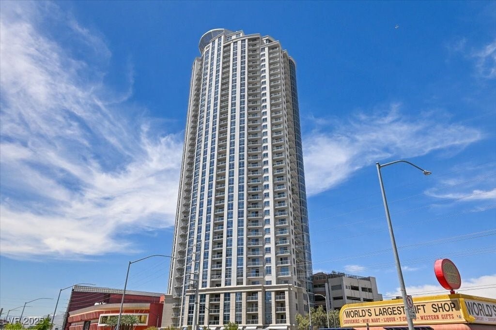 Primary Photo - 200 W Sahara Ave