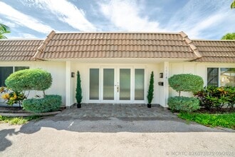 Building Photo - 1424 SW 13th Dr