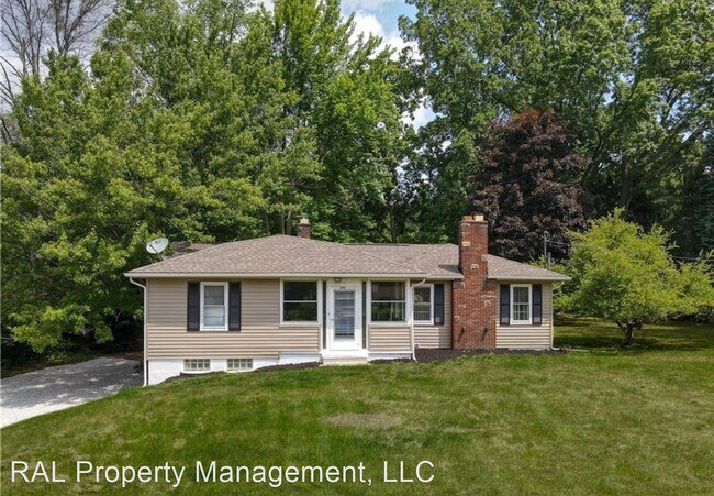 Building Photo - 3 br, 2 bath House - 375 Eastwood Ave