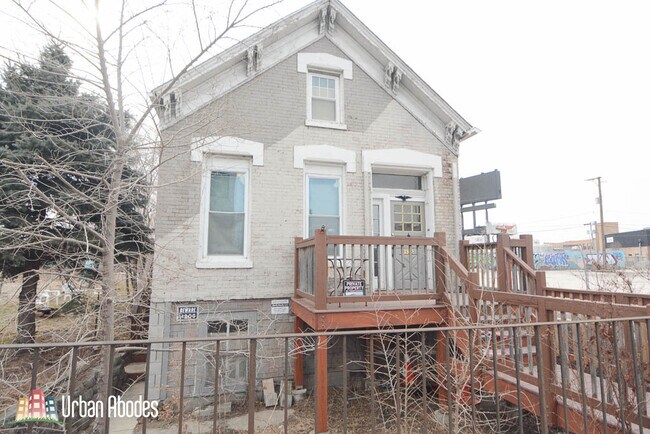 Foto del edificio - 1526 N Elston Ave