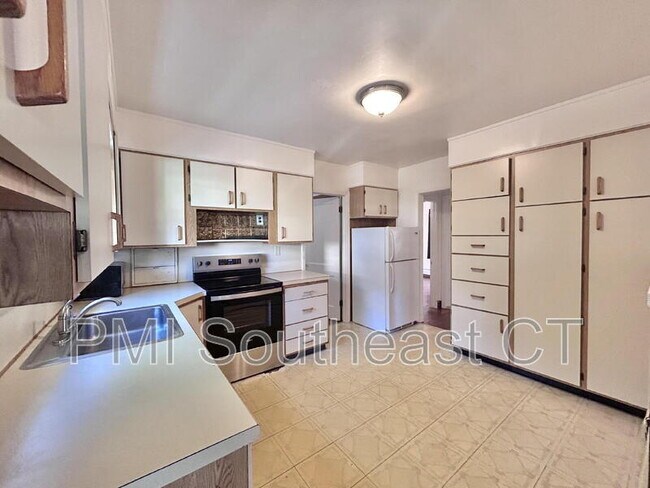 Foto del edificio - 261 Boswell Ave