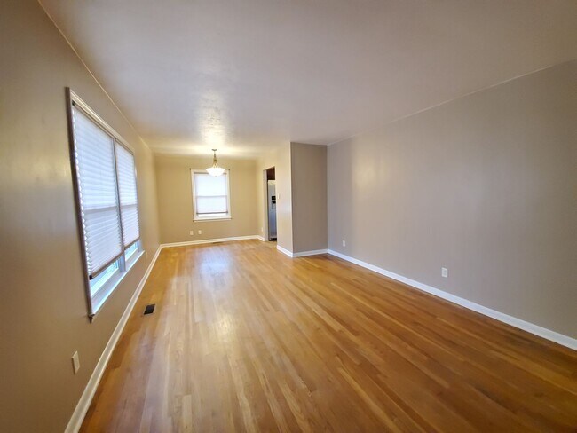 Foto del edificio - 713 Glensford Dr