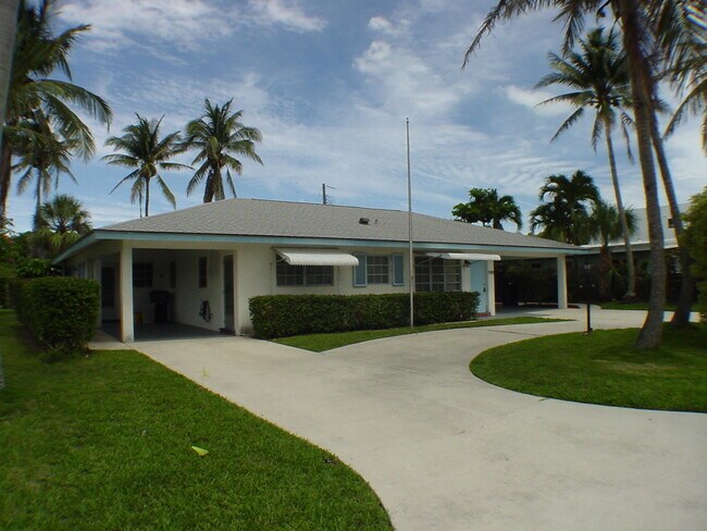 Foto del edificio - 900 NE 6th St