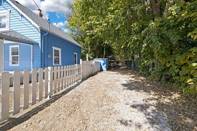 Foto del edificio - COMING SOON! Updated 2 Story Home in downtown Springfield