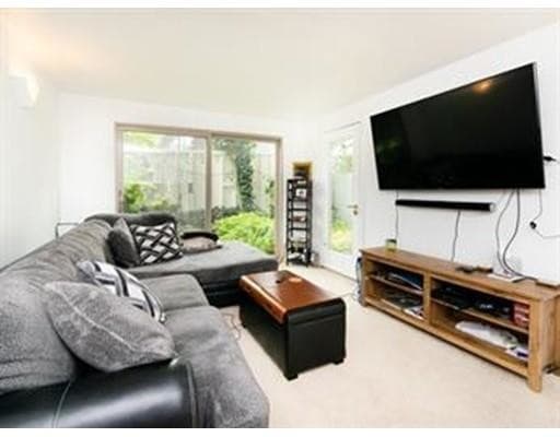 Building Photo - 321 Harvard St