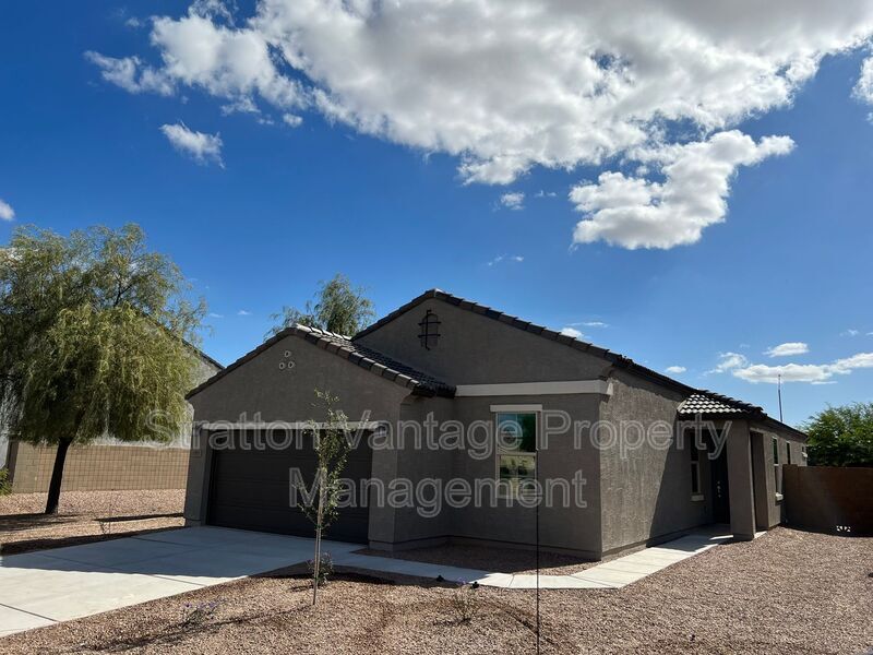 Primary Photo - 771 W Nova Pl