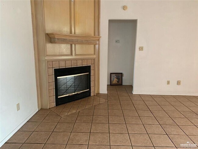 Foto del edificio - 1932 Zenaida Ave