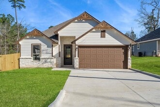 Building Photo - 3027 Apache