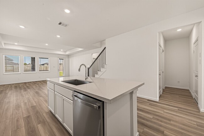 Foto del edificio - 21926 Sam Raburn Dr