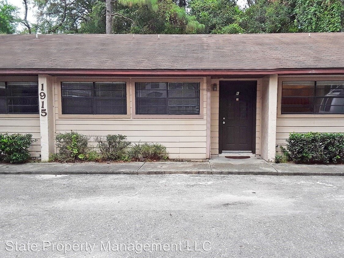 1915 SW 70th Terrace, Gainesville, FL 32607 Room for Rent in