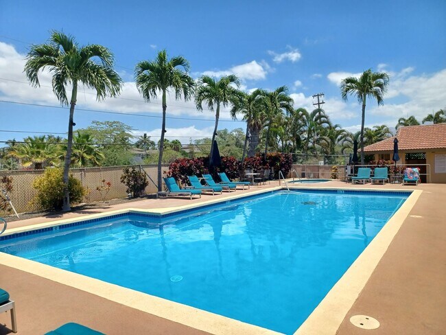 Building Photo - Maui Gardens 2 bedroom 1.5 bath ground flo...
