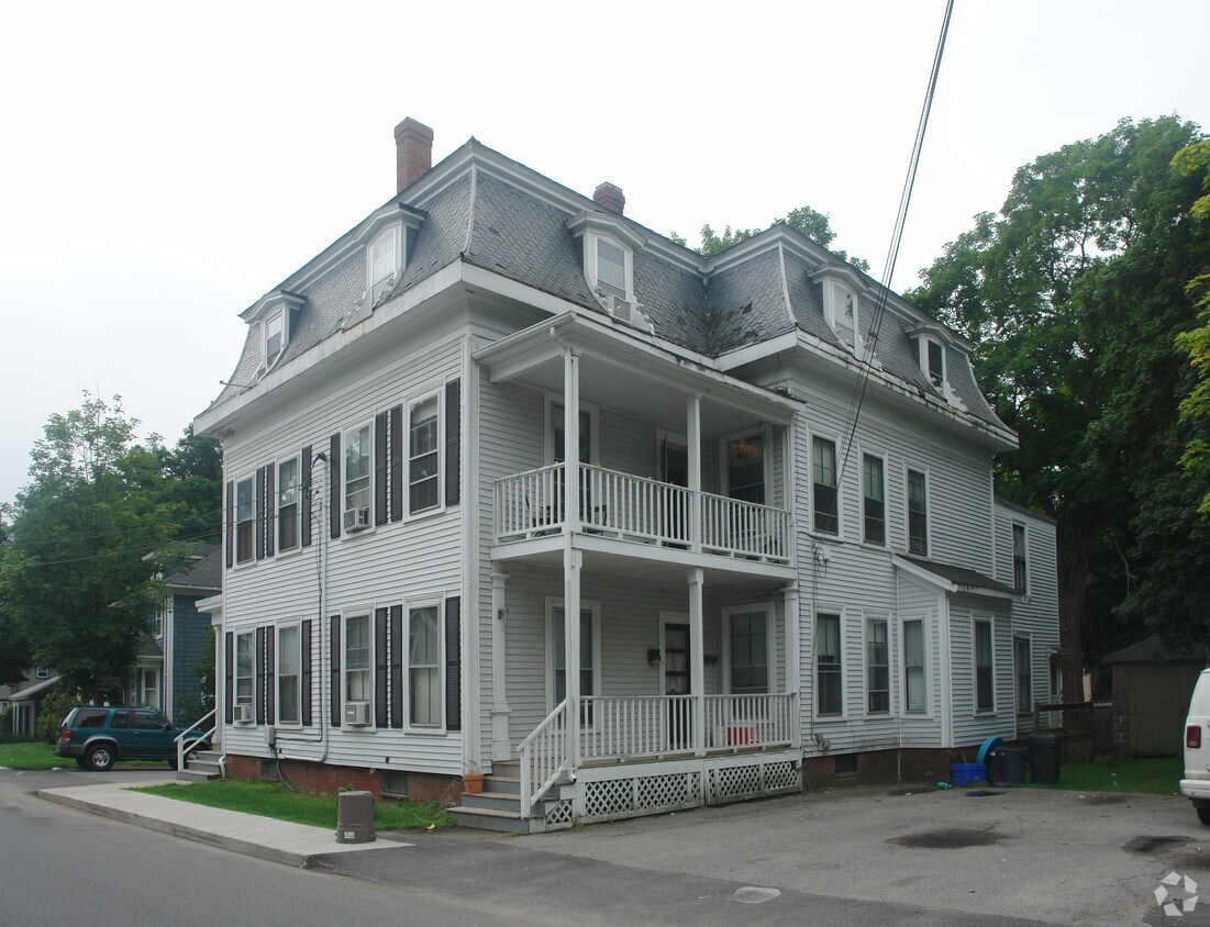 14 Powow St, Amesbury, MA 01913 Apartments in Amesbury, MA