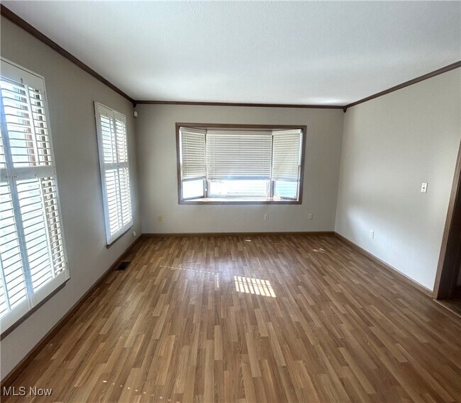 Foto del edificio - 1478 E 114th St