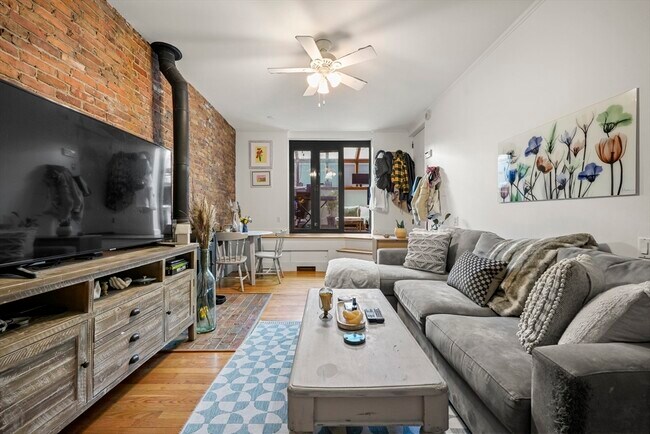 Foto del edificio - 347 Marlborough St