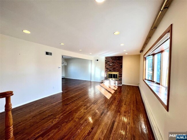 Building Photo - 517 Fordham Pl