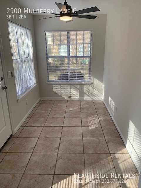 Building Photo - 3 Bed / 2 Bath Ground Floor Condo on Mulberry