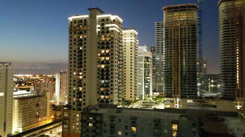 Foto principal - 1111 SW 1st Ave